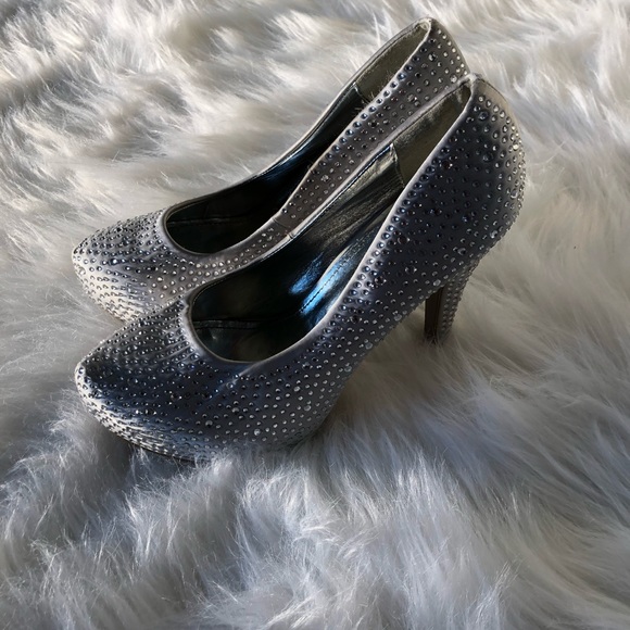 2 for $22🔥Silver Glitz/Glam rhinestone Stilettos - Picture 4 of 6